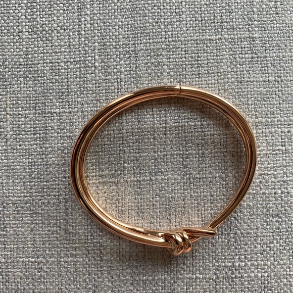 Rose gold color knit bracelet - Picture 2 of 4